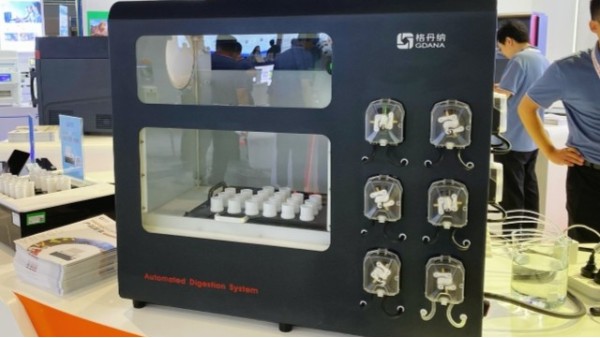 全（quán）自動石墨消解儀在城（chéng）市汙泥處理中的優化作用