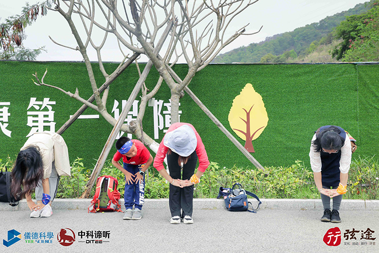 羞羞视频在线羚（líng）羊峽徒（tú）步賽