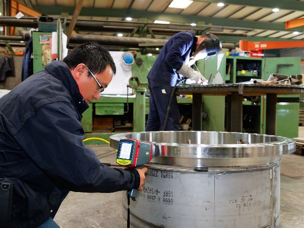 手持便攜式分析儀（yí）在金（jīn）屬製造各種應用