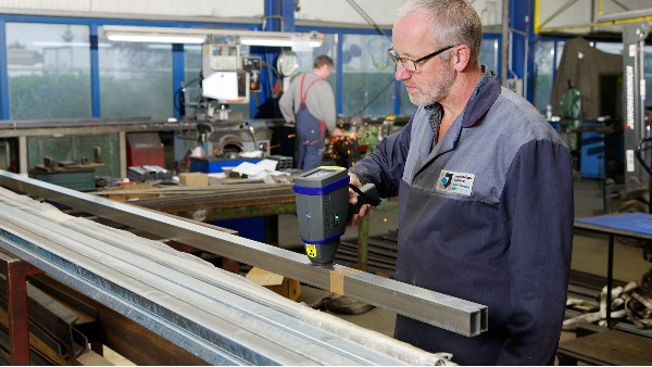 手持式光譜儀其應用領（lǐng）域的廣泛性