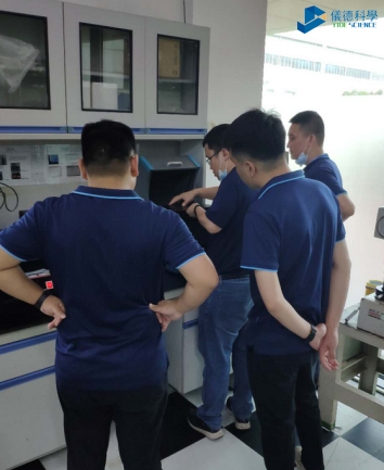 斯派克便攜式合金分析（xī）儀帶測試倉現場