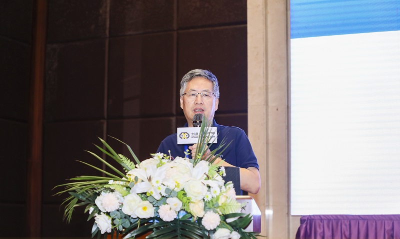 廣東工業大學材料與能源學院教授黃少（shǎo）銘